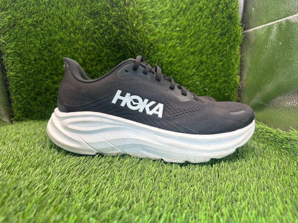 Hoka One One Clifton 11 1177539-BWHT Athletic Sneaker Womens 9.5D Black Mesh Gym